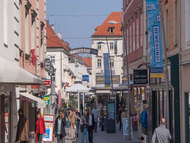 Innenstadt-Wiener-Neustadt-Fussgaengerzone_11zon